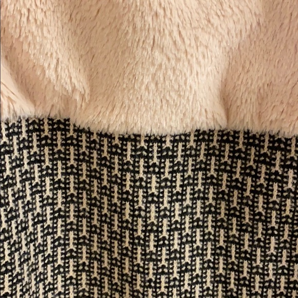 Hem & Thread size small vest - Picture 3 of 4